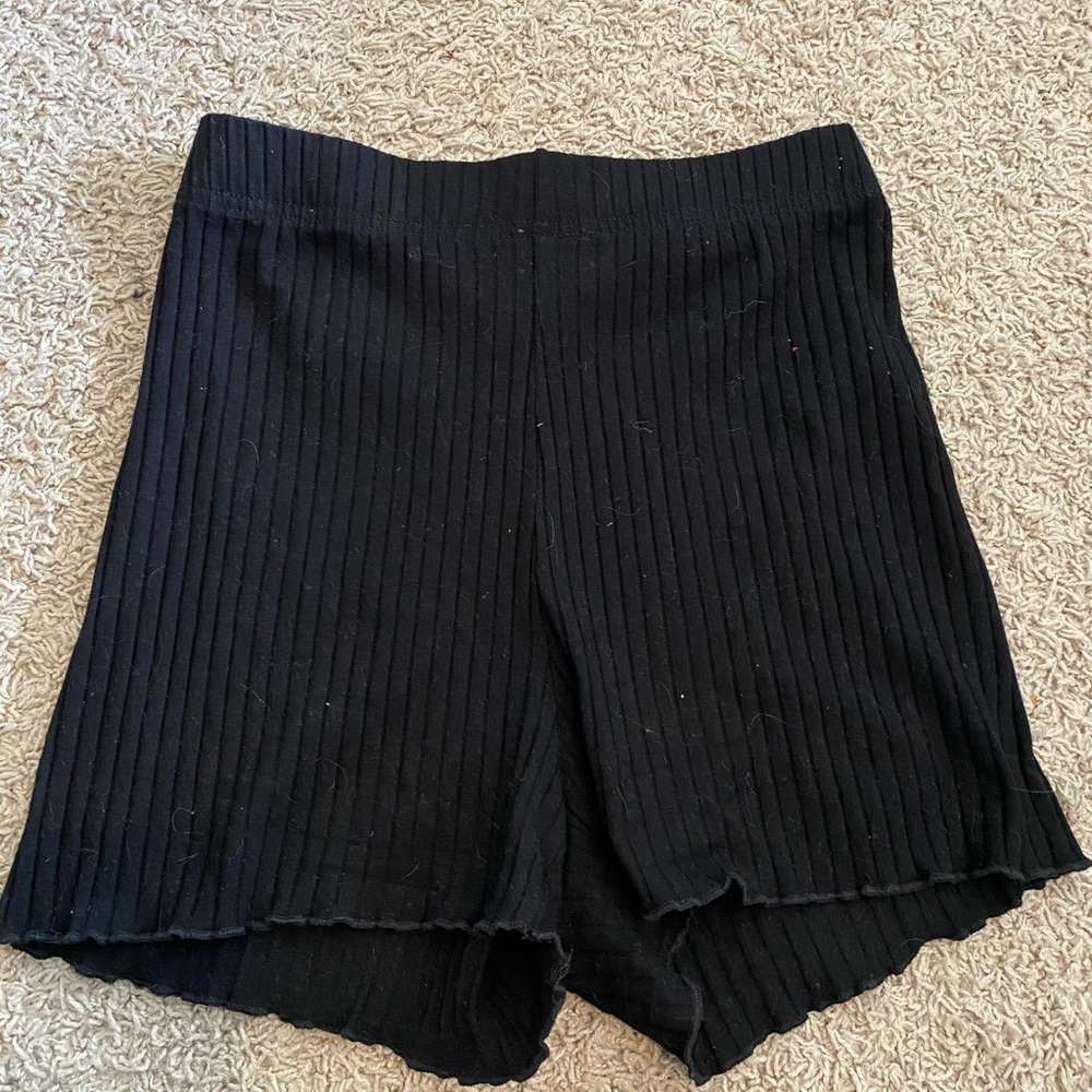 elastic ribbed fabric shorts